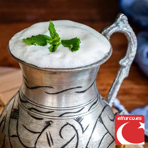 El ayran, la bebida turca de yogur viral en TikTok